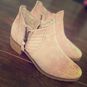 Reef Voyage low bootie